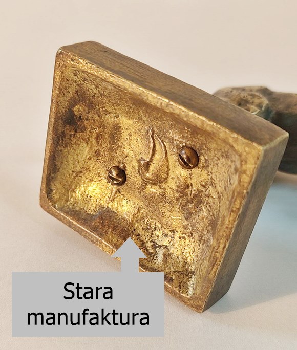 stara figurka konia