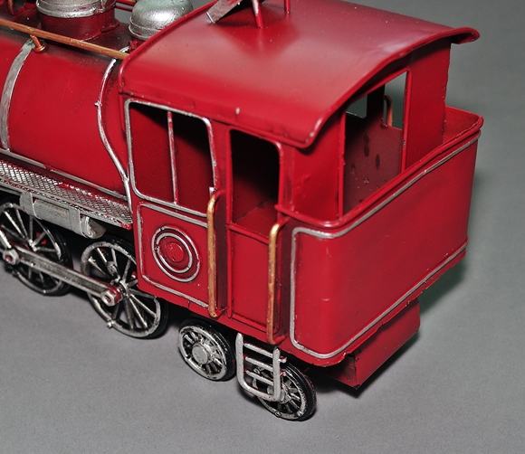 Metalowy model lokomotywy