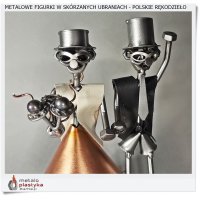 Metalowa figurka w skórzanych ubraniach