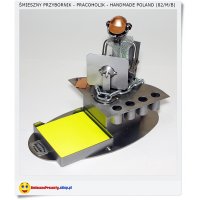 Ozdobny przybornik na biurko dla pracoholika