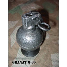 Granat M 69 z Wietnamu metalowy+zapalniczka (734) Denix
