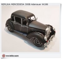 Replika Mercedesa 300 B