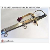 Na prezent szabla z grawerem