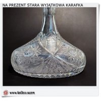 Dekoracyjna stara karafka do wina