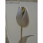 Wazon zdobiony tulipanem