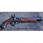 Włoski pistolet skałkowy czarnoprochowy z XVIII w
