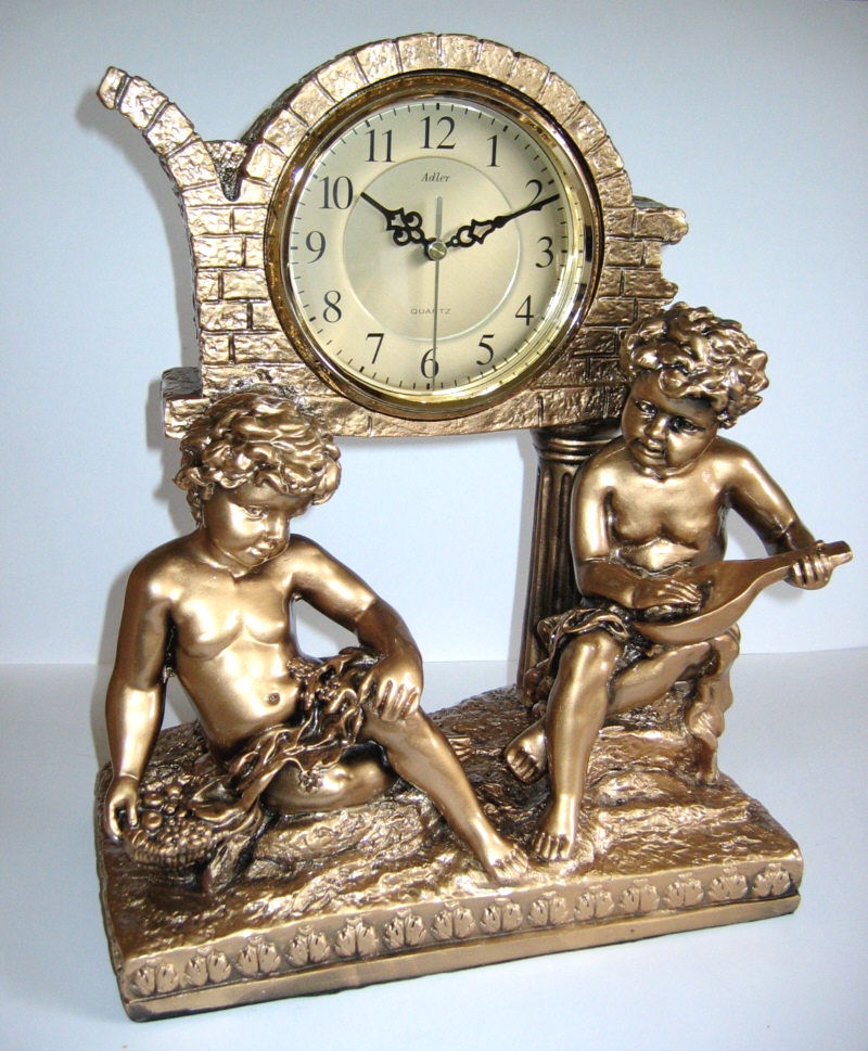  Zegar figuralny w złocie Dwa aniołki amorki